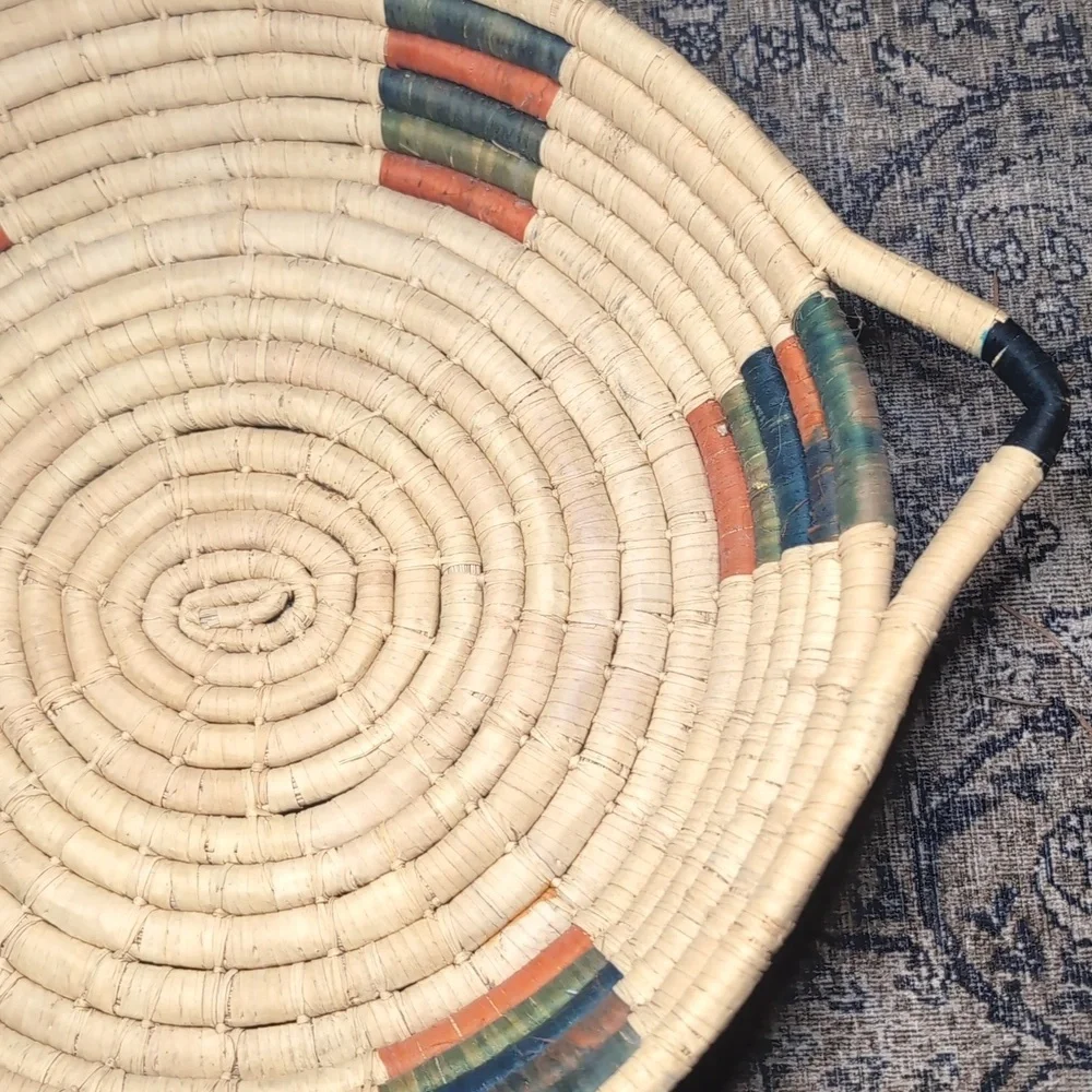 Vintage round woven